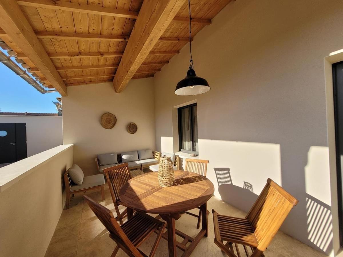 Apartamento Les Logis De Cocagne Saint-Rémy-de-Provence Exterior foto